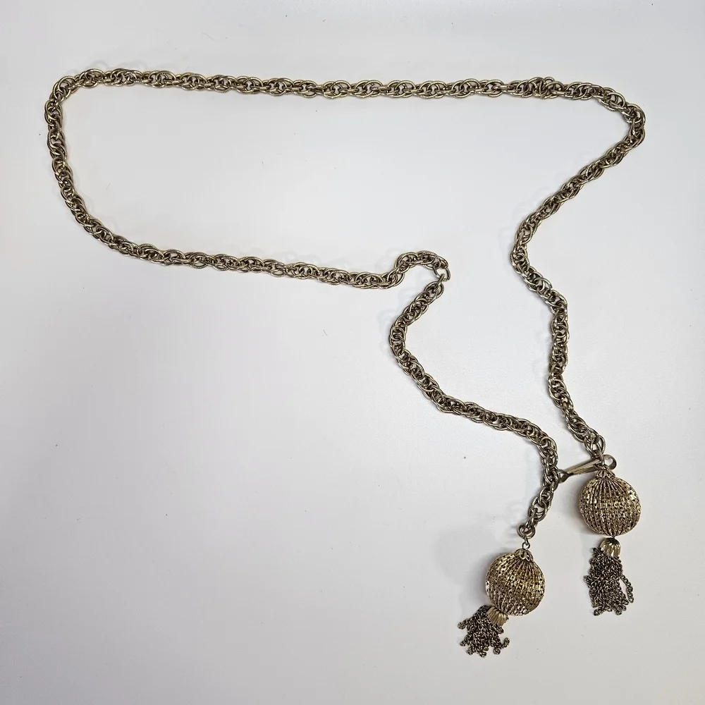 VINTAGE Gold Tone Metal Chain Ball Tassel Detail Adjustable Belt or Necklace 40
